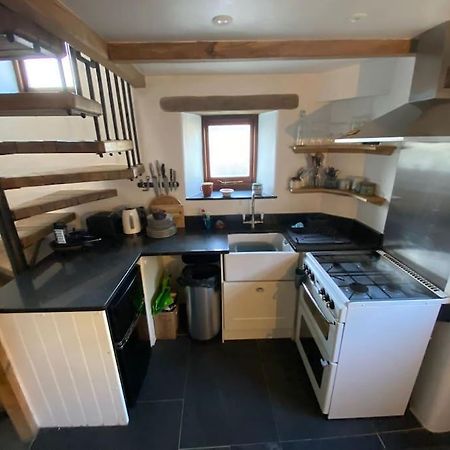 9A Viaduct Cottage - The Cosiest Bolthole In The Sw! Хейл Экстерьер фото